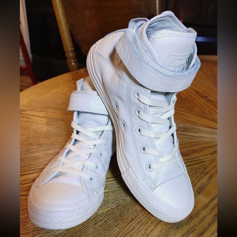 Cream Converse